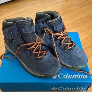 Columbia Women’s size 9 hiking boots. Waterproof. Never been worn.